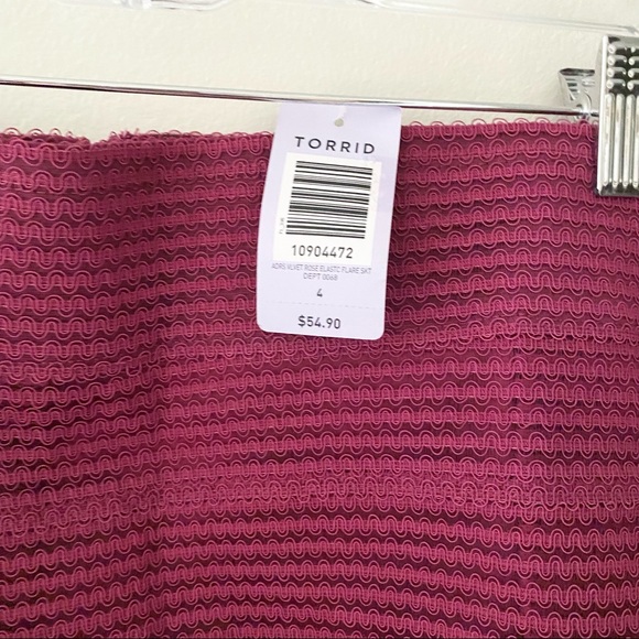 NWT Torrid Striped Mesh Flare Skirt Size 4 - Picture 3 of 4